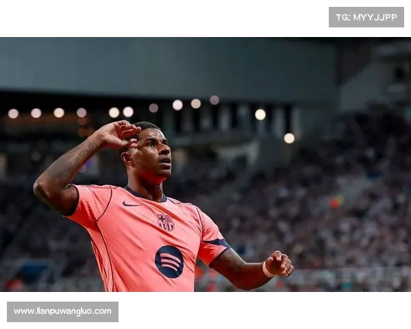 巴萨或卖莱万引援拉什福德传巴尔韦德将投曼联引关注