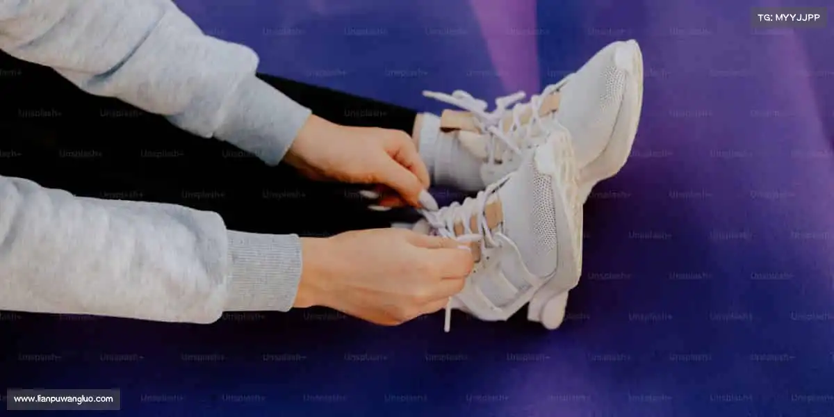 九游娱乐官网——⛷️单板滑雪，雪上冲浪！